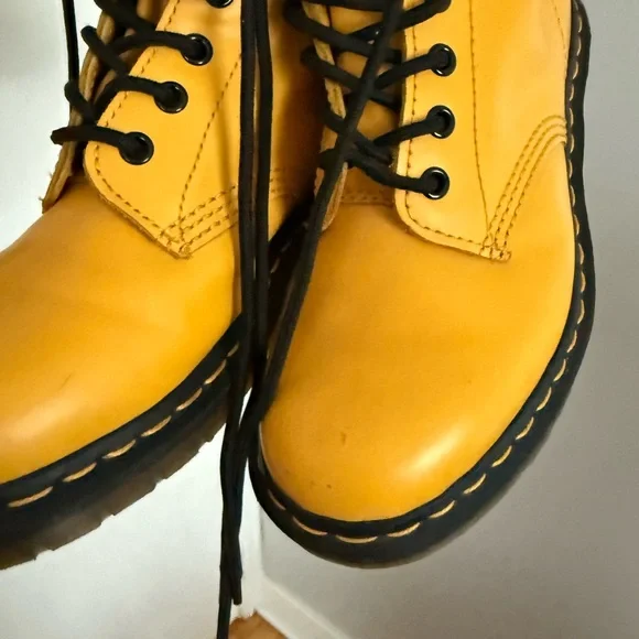 Yellow Doc Marten boots - Picture 4 of 5